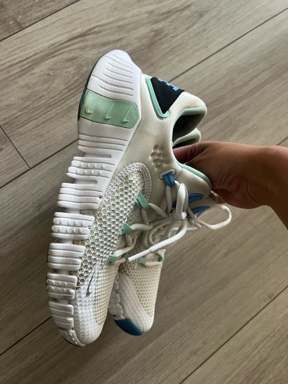 Nike White Athletic Sneakers with Mint and Sky Blue Accents - Picture 3 of 4